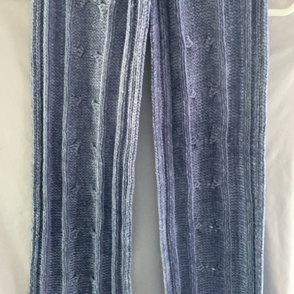 Women’s Purple Scarf - Picture 3 of 7